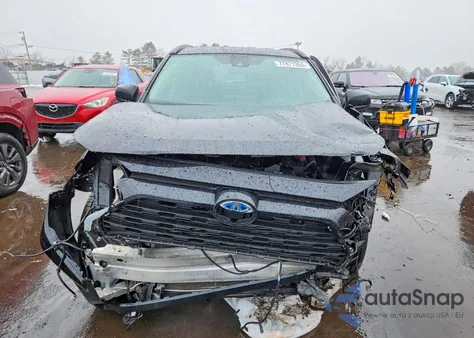 2021 Toyota Rav4 Le z USA, uszkodzony, nr VIN 4T3LWRFV0MU032337